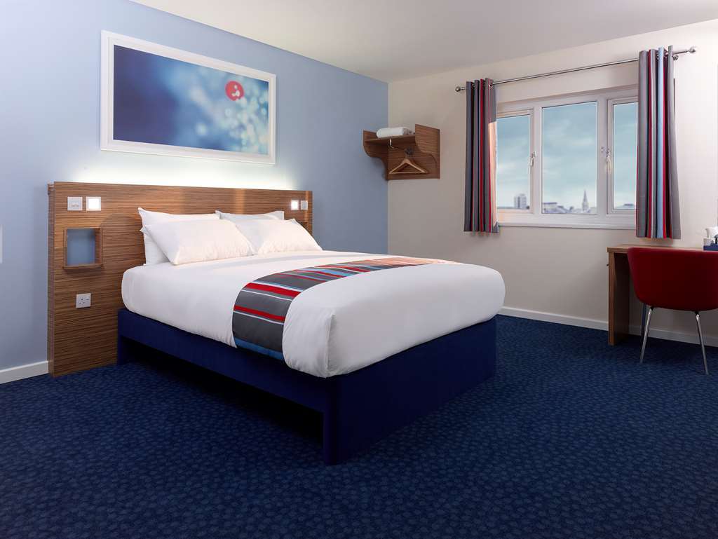 Travelodge Caerphilly Room photo